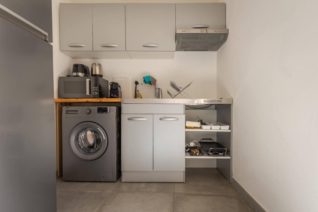 Appartement Terrasse climatisé calme en centre-ville LʼIsle-sur-la-Sorgue Esterno foto
